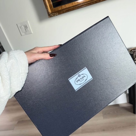 Prada Cleo patent leather bag with gold hardware - Picture 2 of 9